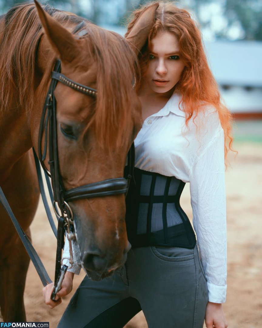 Kari Pitinova / tikivulpes Nu OnlyFans  Foto vazada #18