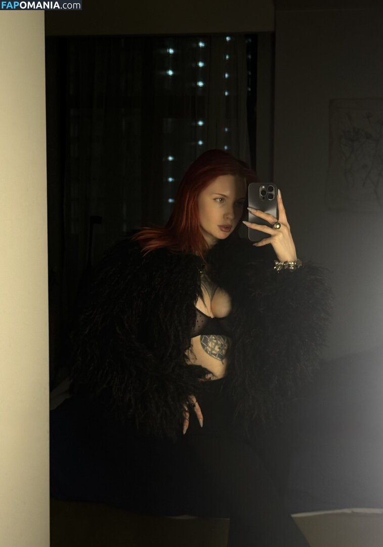 Karina Kherman / NebelaiaK / kher.man Nu OnlyFans  Foto vazada #4