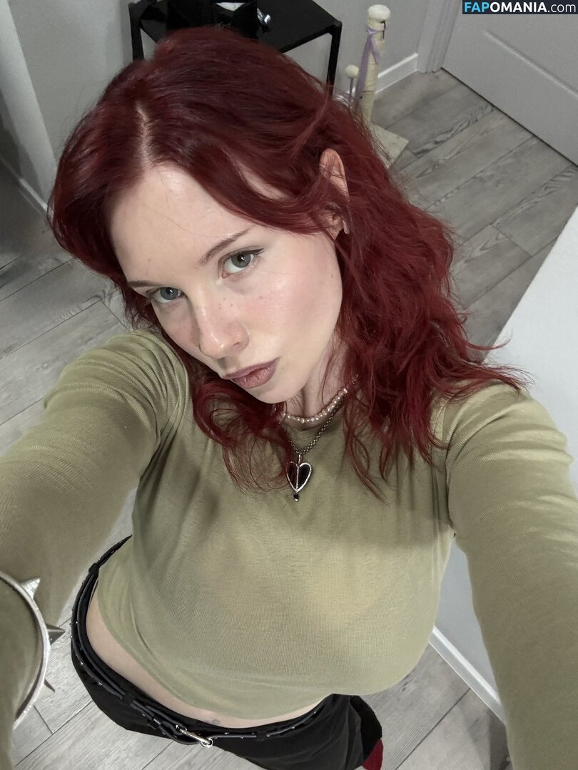 Karina Kherman / NebelaiaK / kher.man Nu OnlyFans  Foto vazada #5