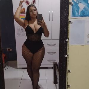 Karol Souza Milk