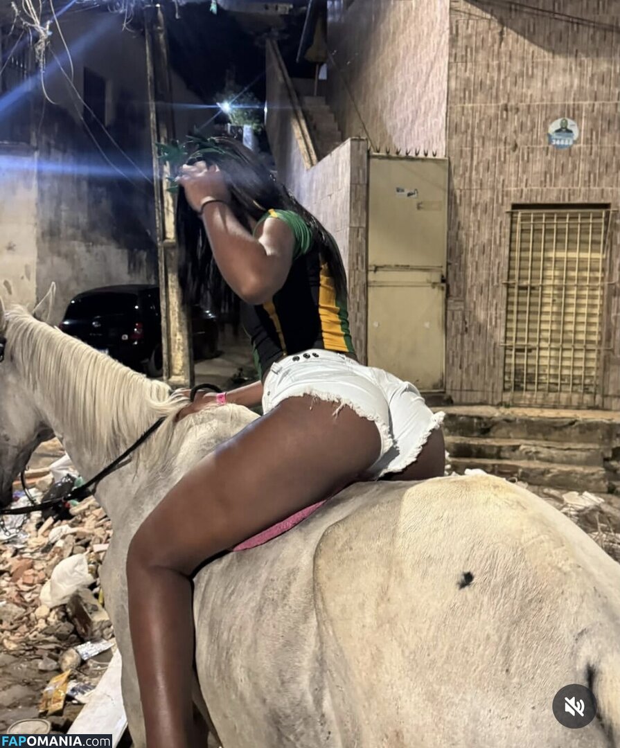 Karolayne / euubrown Nu OnlyFans  Foto vazada #1