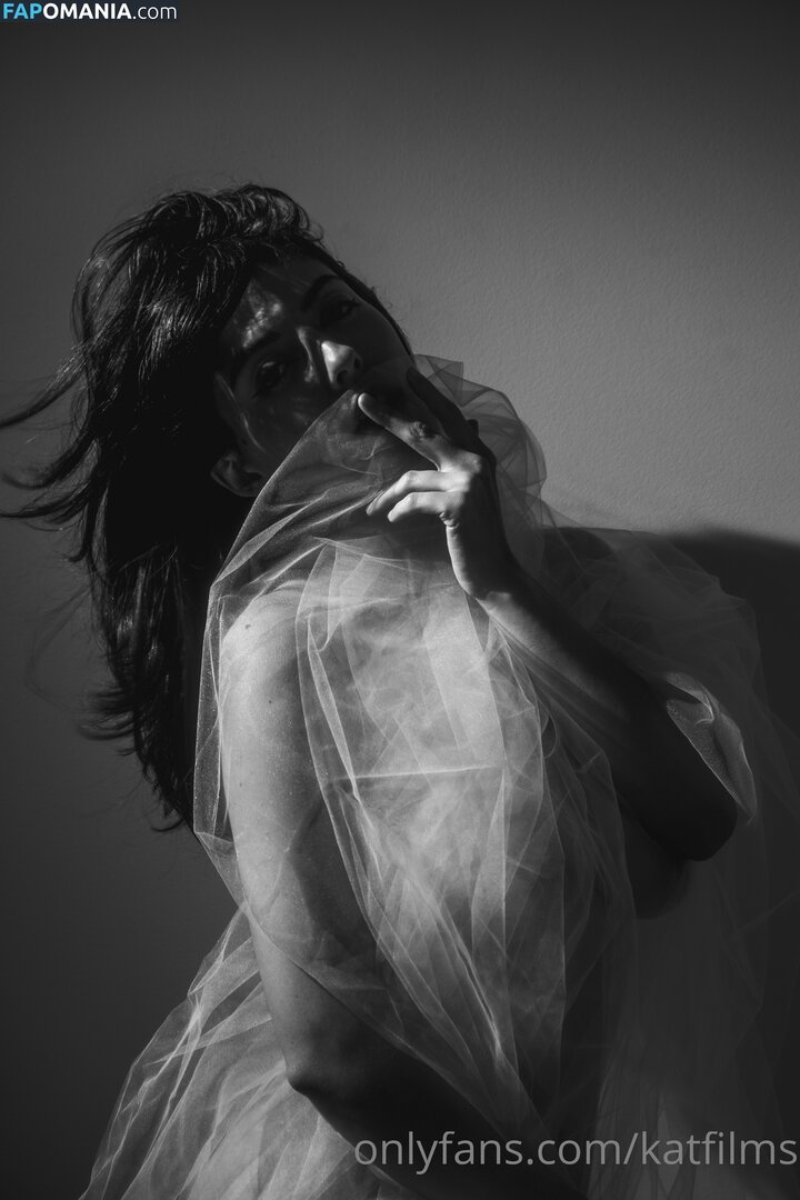 Kat Cabaret / Kat Dreams / Kat Streams / LeCabaret / Salacious Kitty / katfilms / katstreams / krmisfitcabaret Nu OnlyFans  Foto vazada #90