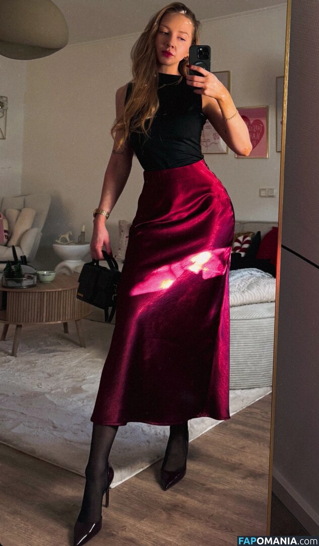 Katha Aomodels / aopremium / kathaaa_ecker Nu OnlyFans  Foto vazada #2