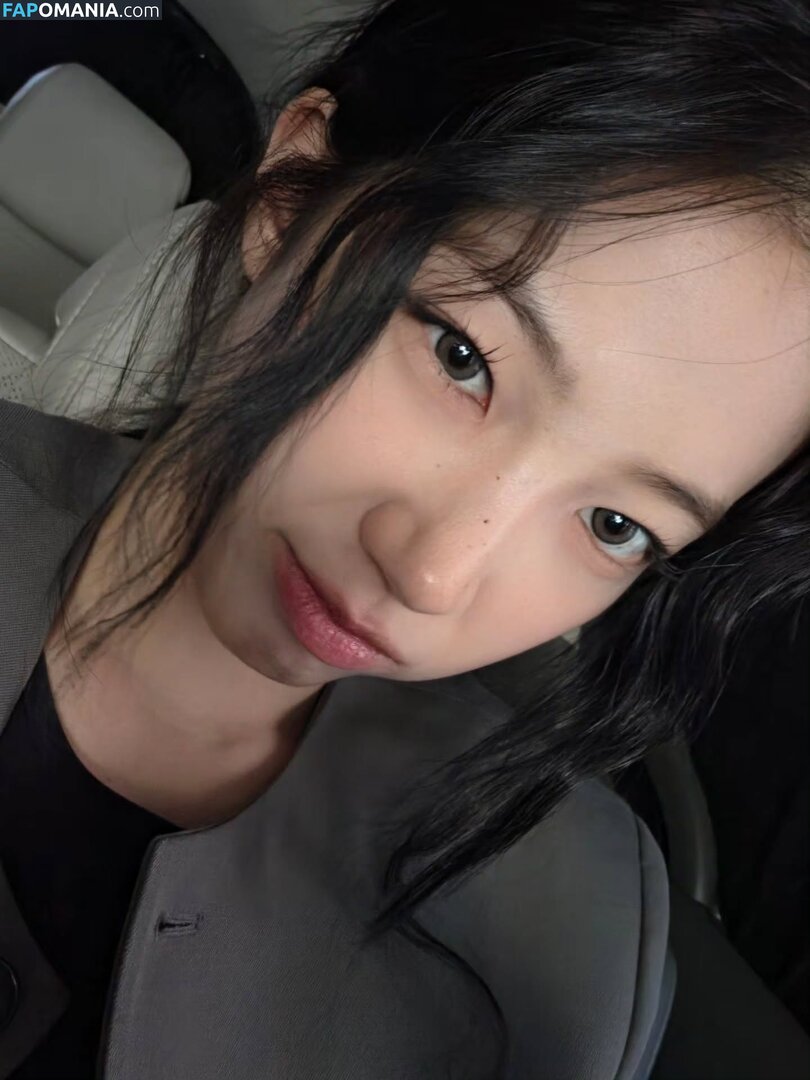 Kazuha Nakamura 中村 一葉 / LESSERAFIM / zuhazana Nu OnlyFans  Foto vazada #9