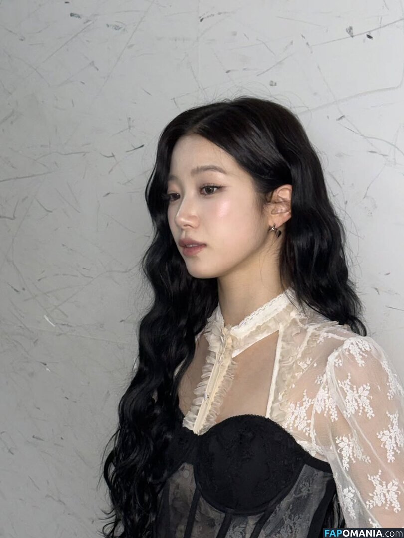 Kazuha Nakamura 中村 一葉 / LESSERAFIM / zuhazana Nu OnlyFans  Foto vazada #26