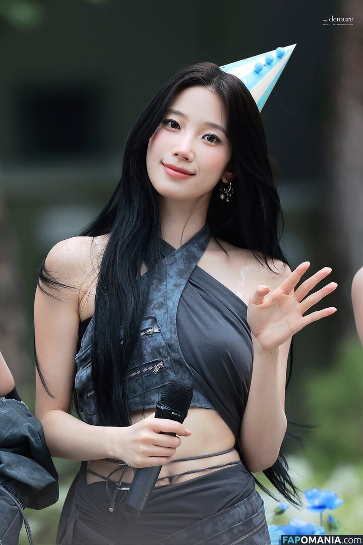 Kazuha Nakamura 中村 一葉 / LESSERAFIM / zuhazana Nu OnlyFans  Foto vazada #34