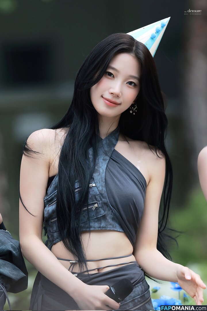 Kazuha Nakamura 中村 一葉 / LESSERAFIM / zuhazana Nu OnlyFans  Foto vazada #37