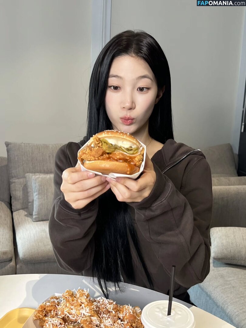 Kazuha Nakamura 中村 一葉 / LESSERAFIM / zuhazana Nu OnlyFans  Foto vazada #43