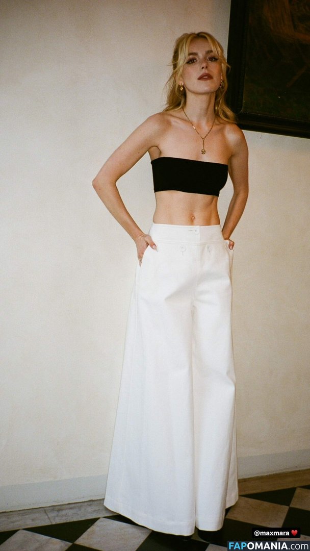 AdventuresSabrina / Kiernan Shipka / kiernanshipka Nu OnlyFans  Foto vazada #86