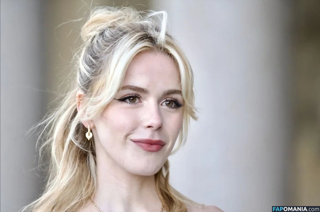 AdventuresSabrina / Kiernan Shipka / kiernanshipka Nu OnlyFans  Foto vazada #96