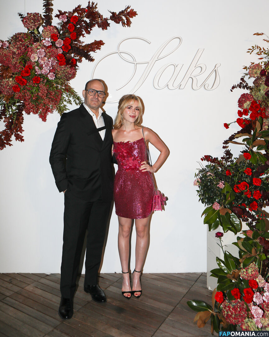 AdventuresSabrina / Kiernan Shipka / kiernanshipka Nu OnlyFans  Foto vazada #574