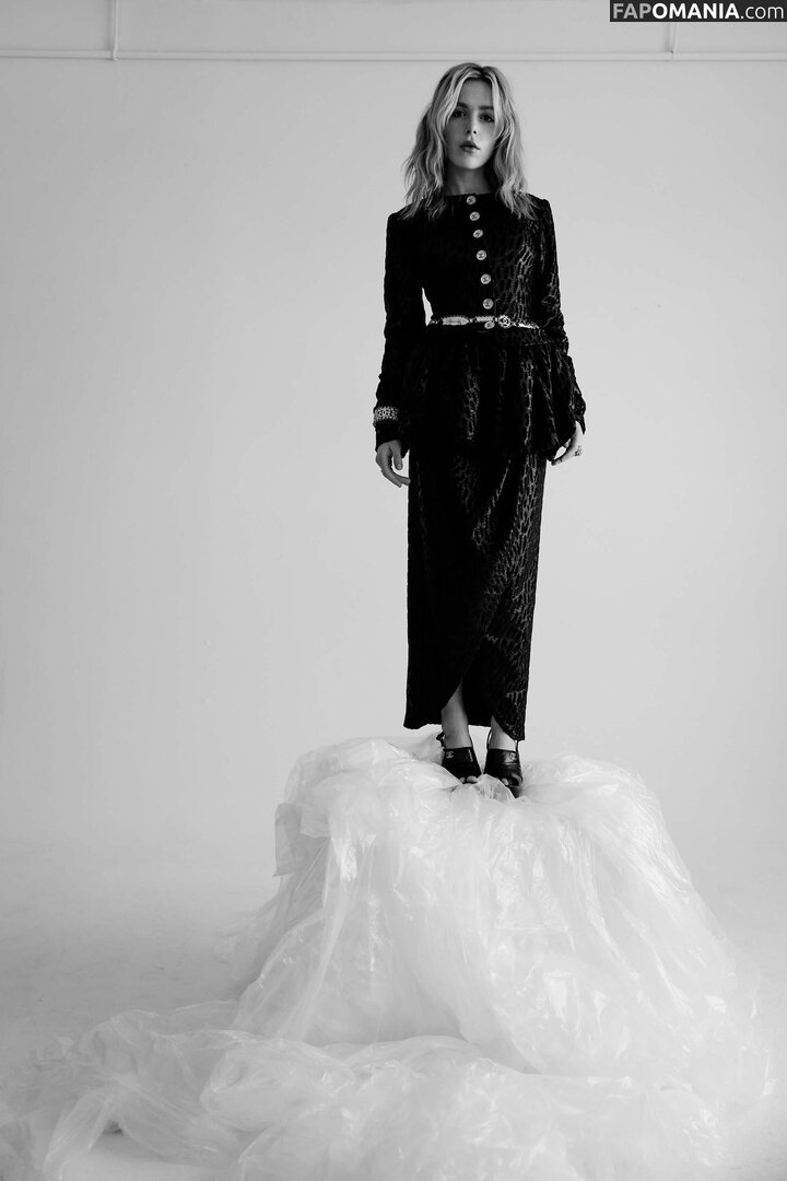 AdventuresSabrina / Kiernan Shipka / kiernanshipka Nu OnlyFans  Foto vazada #1530