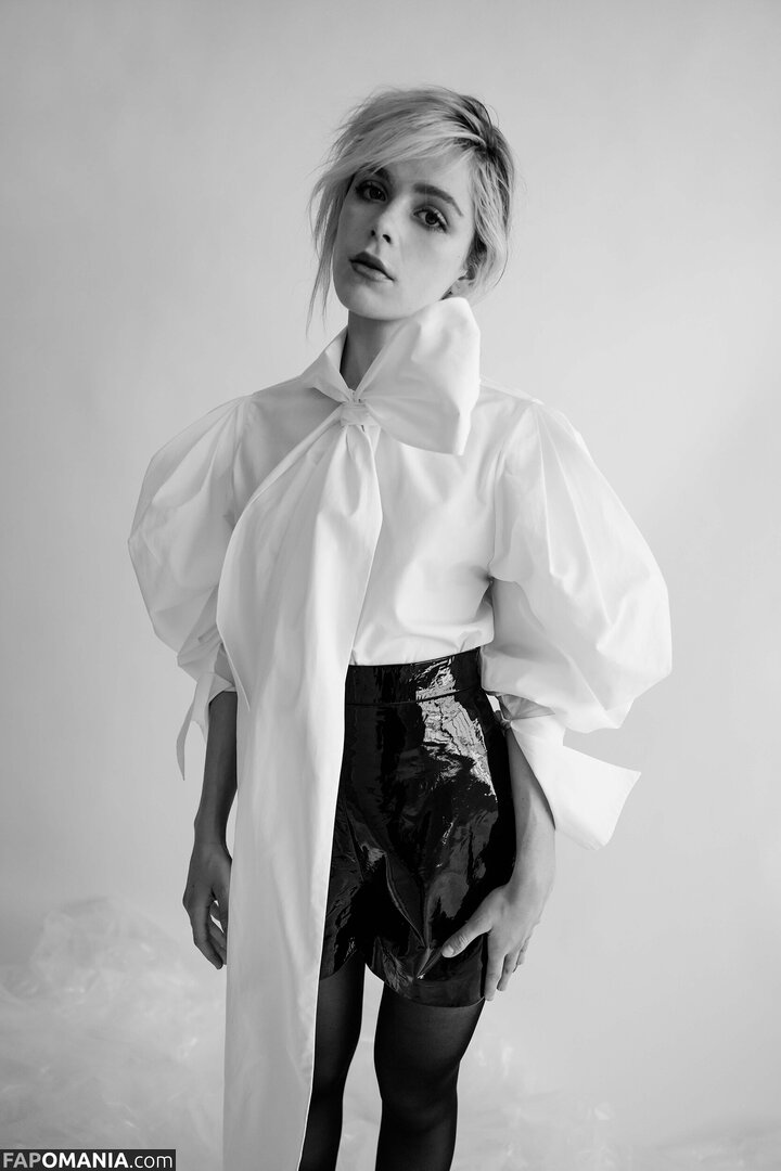 AdventuresSabrina / Kiernan Shipka / kiernanshipka Nu OnlyFans  Foto vazada #1534