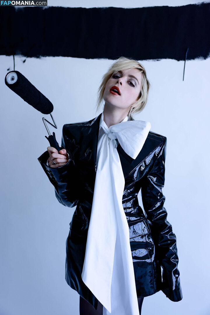 AdventuresSabrina / Kiernan Shipka / kiernanshipka Nu OnlyFans  Foto vazada #1536