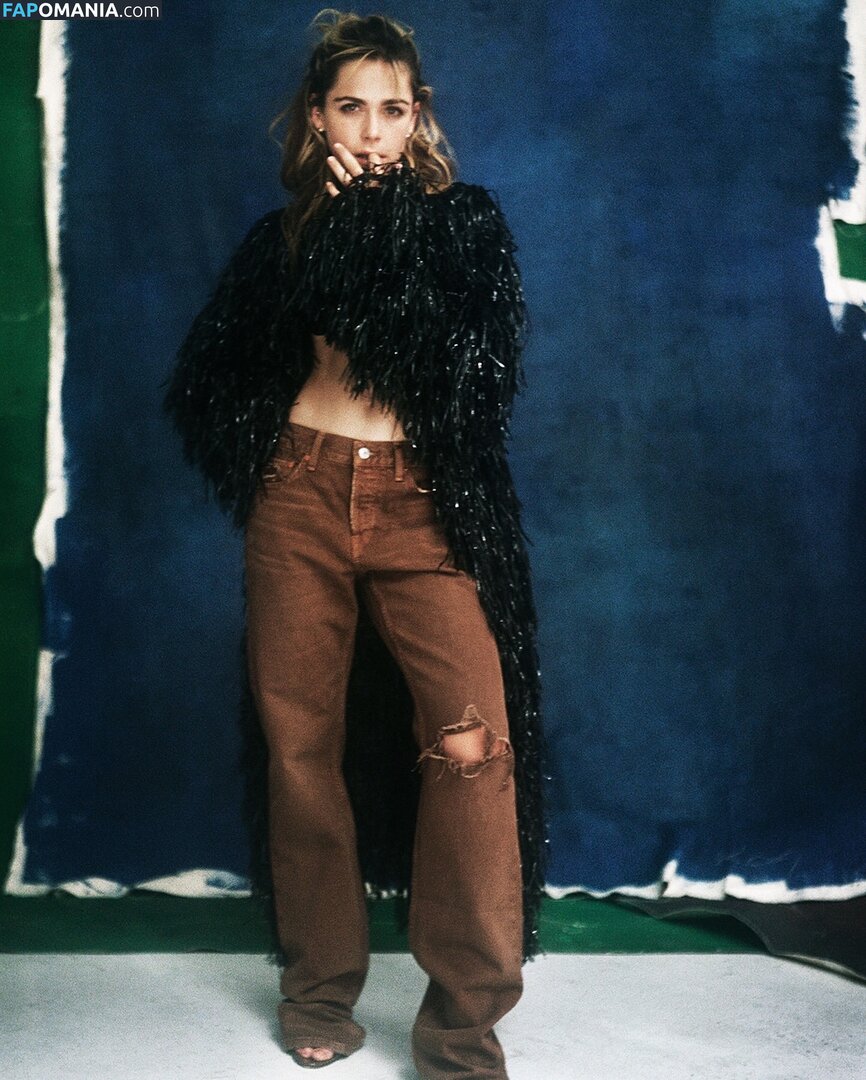 AdventuresSabrina / Kiernan Shipka / kiernanshipka Nu OnlyFans  Foto vazada #1554