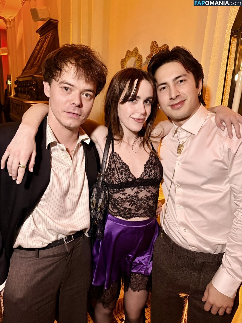 AdventuresSabrina / Kiernan Shipka / kiernanshipka Nu OnlyFans  Foto vazada #1556