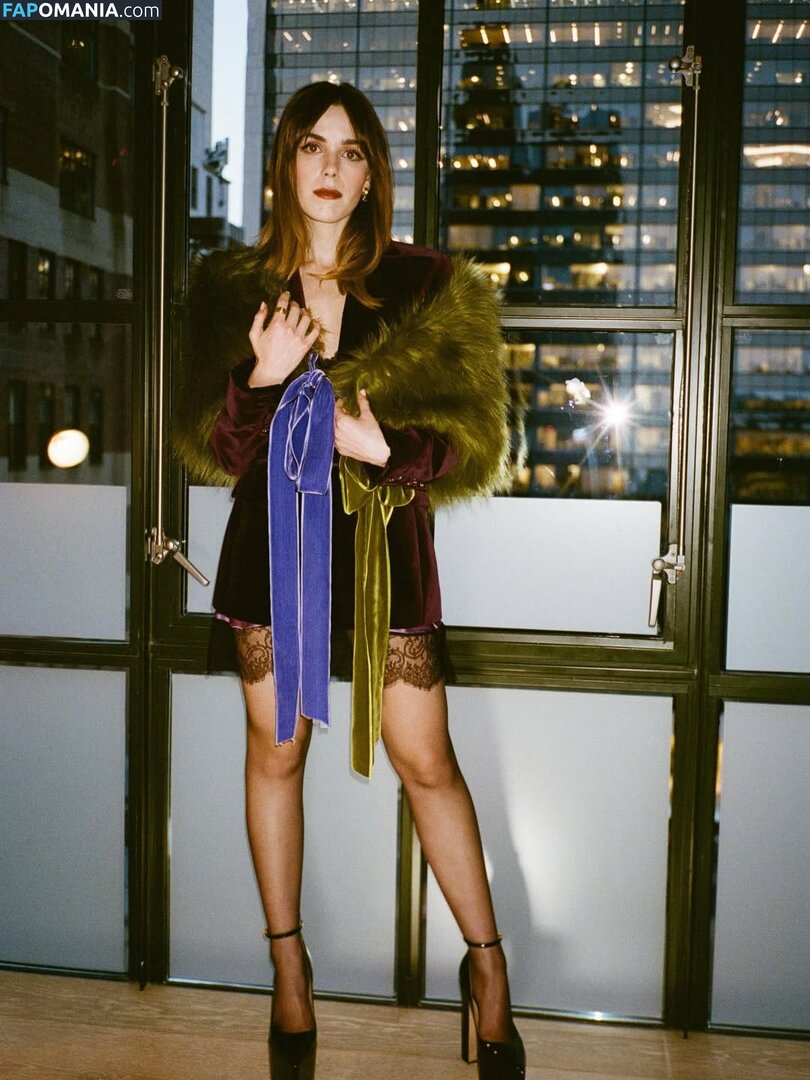 AdventuresSabrina / Kiernan Shipka / kiernanshipka Nu OnlyFans  Foto vazada #1567