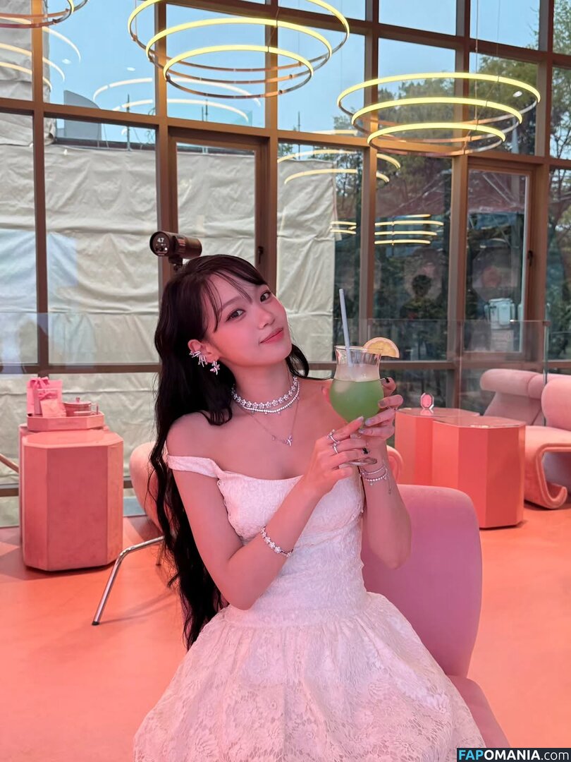 Kim Chaewon / _chaechae_1 / 김채원 Le Sserafim Nu OnlyFans  Foto vazada #42