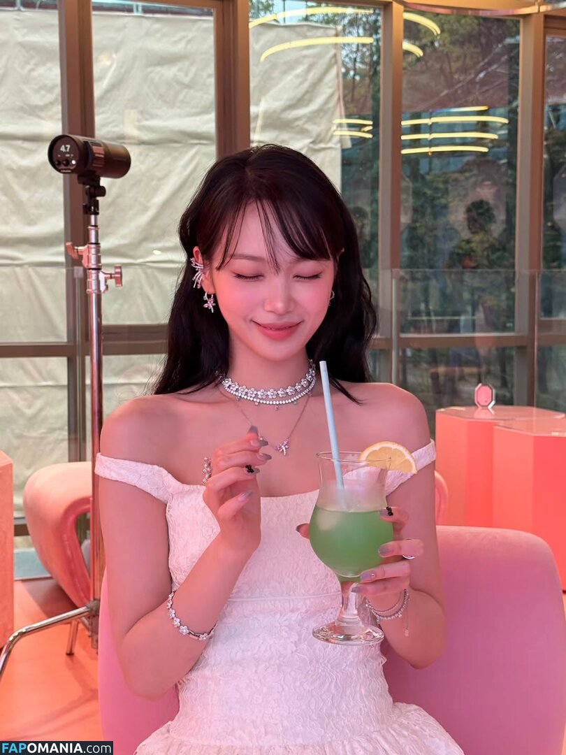 Kim Chaewon / _chaechae_1 / 김채원 Le Sserafim Nu OnlyFans  Foto vazada #49