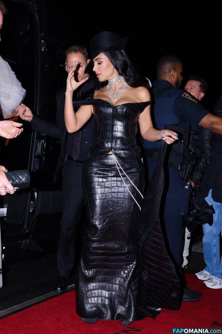 Kim Kardashian / kimkadarshian / kimkardashian Nu OnlyFans  Foto vazada #105