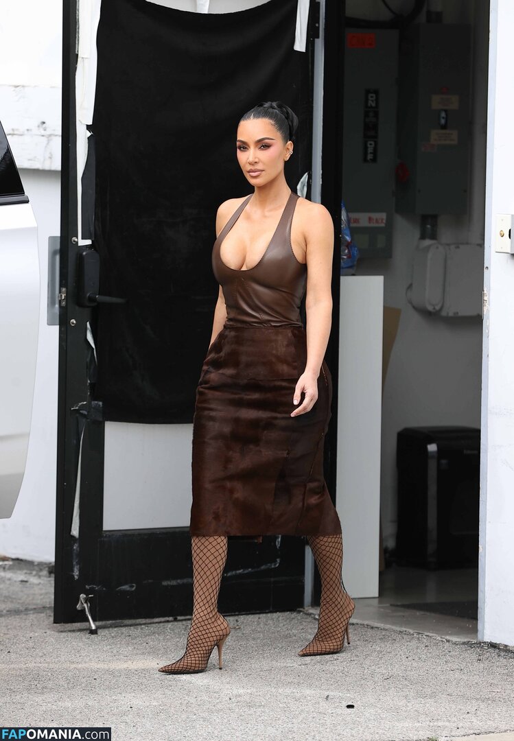 Kim Kardashian / kimkadarshian / kimkardashian Nu OnlyFans  Foto vazada #146