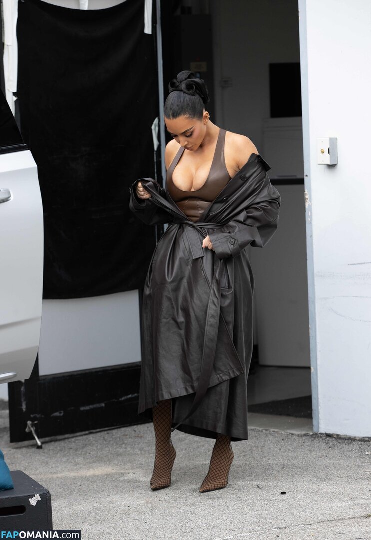 Kim Kardashian / kimkadarshian / kimkardashian Nu OnlyFans  Foto vazada #151