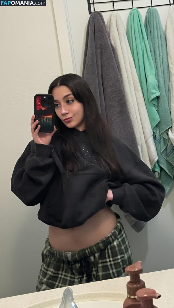 ayowhoischapis / kimbermelendrez Nu OnlyFans  Foto vazada #7