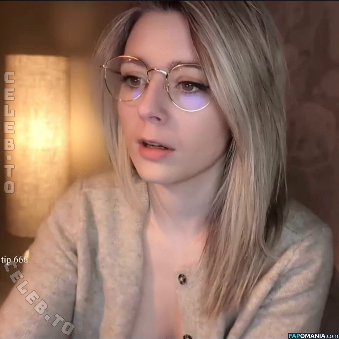 Kimilee / https: / lisa.sakura22 / lisamaus Nu OnlyFans  Foto vazada #1