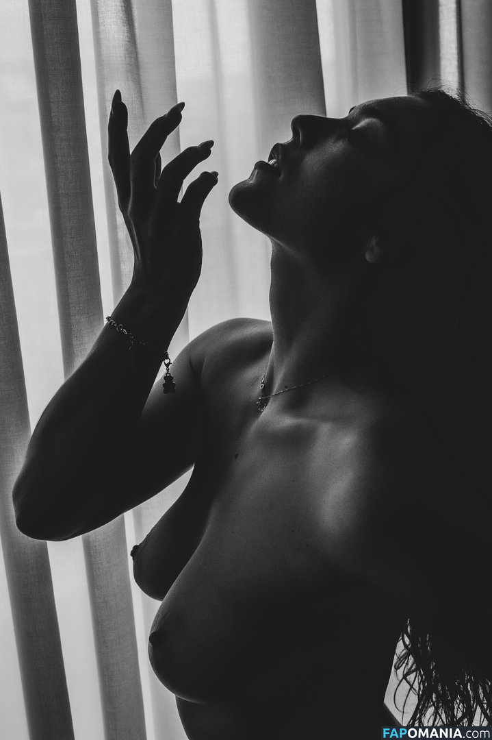 Kimkah / Kimkardhashish / Kimpoossyble / laurakimka Nu OnlyFans  Foto vazada #13