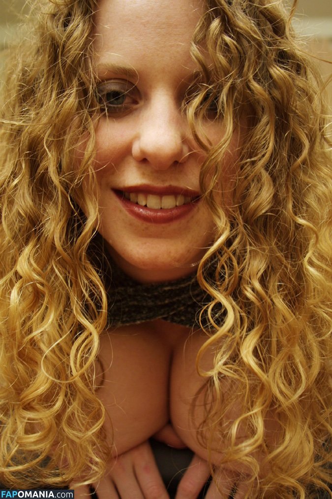 Kira The Little Redhead Nu OnlyFans  Foto vazada #364