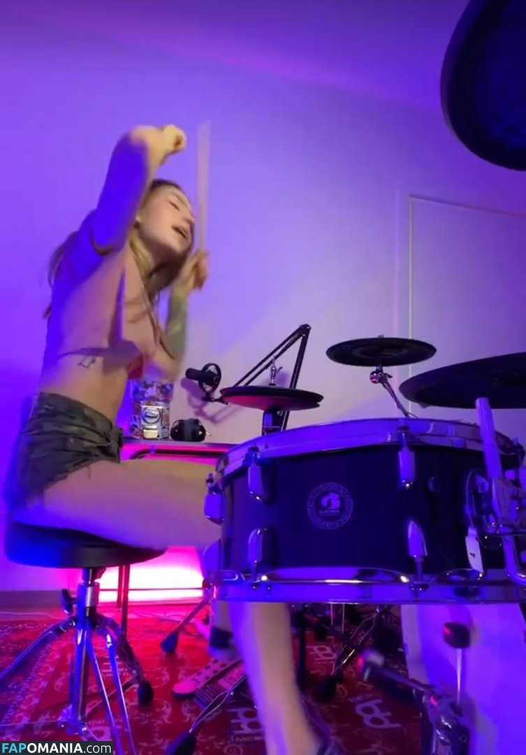 Kriss Drummer / Kristina Rybalchenko / kriss_drummer / user Nu OnlyFans  Foto vazada #12