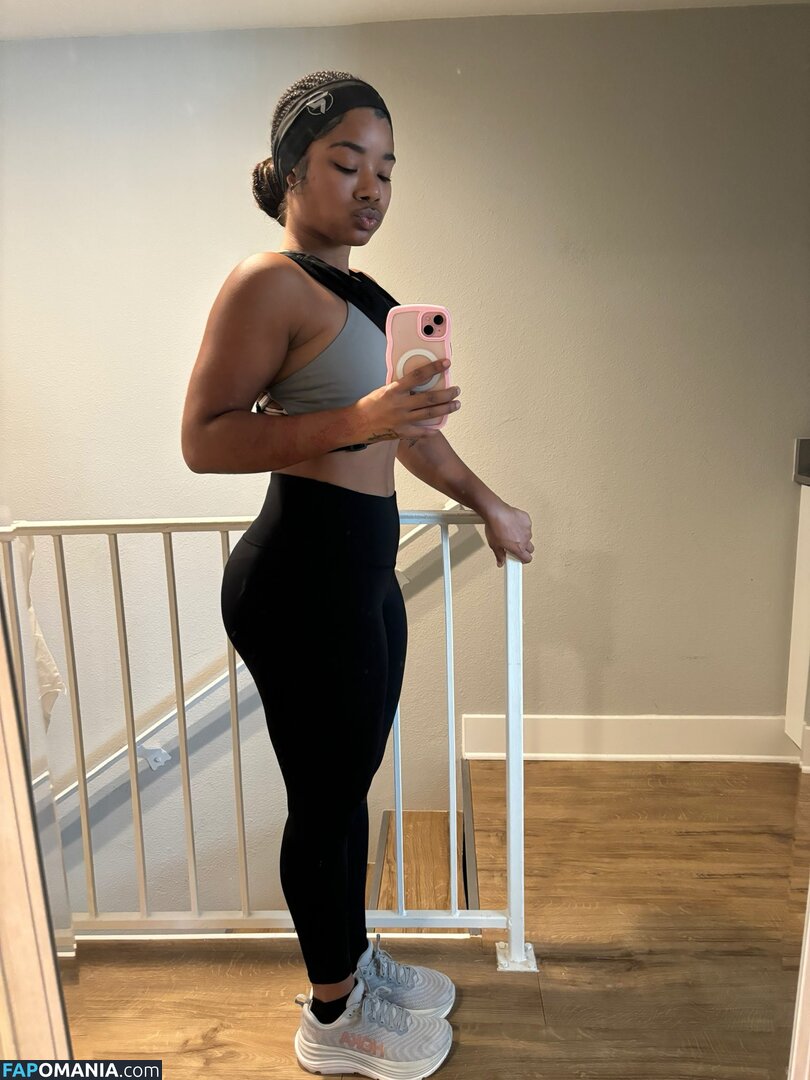 Kyylareneee / kurlykyy / kurrlyyy / kyylarenee Nu OnlyFans  Foto vazada #4