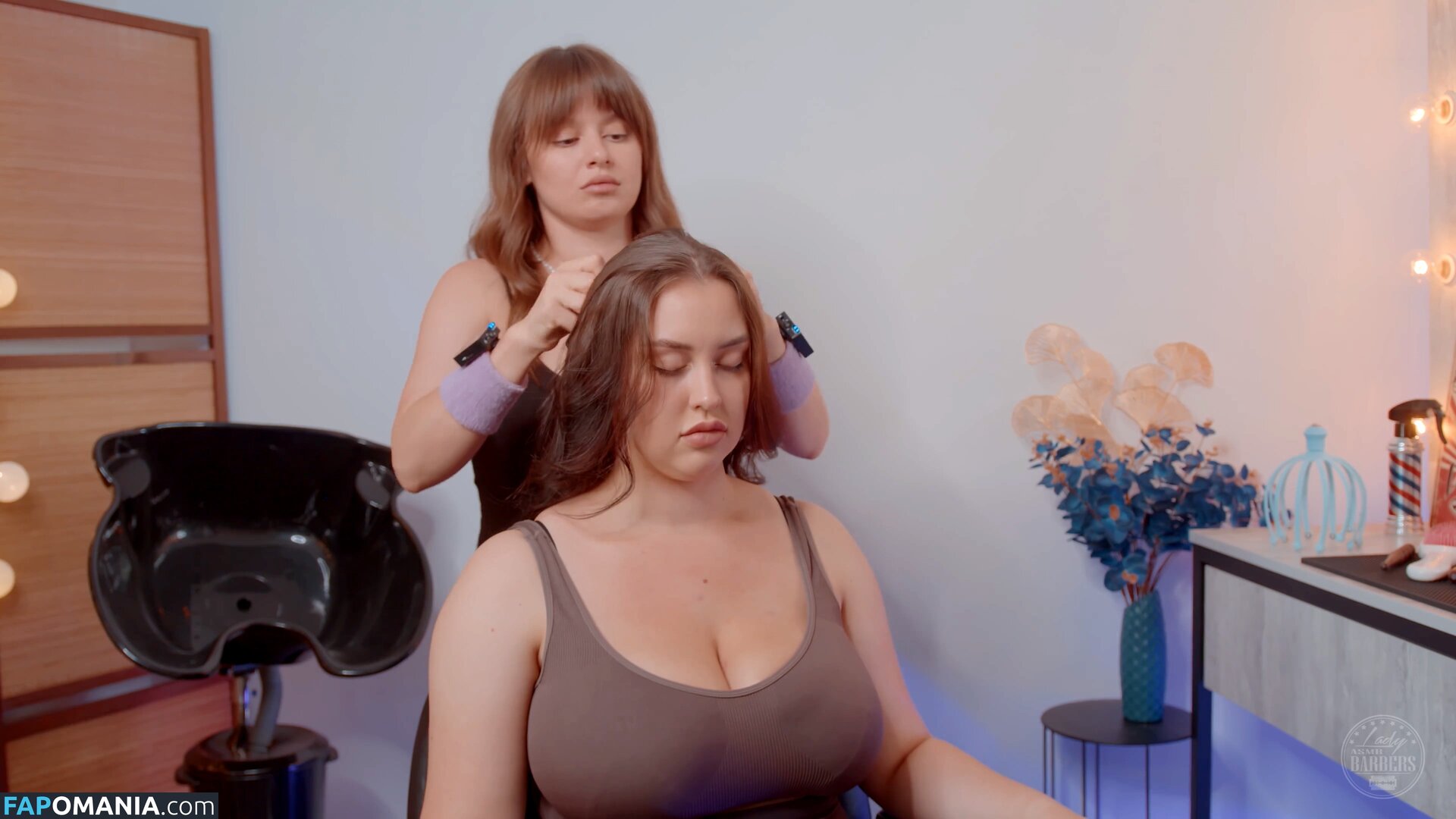 Lady Barbers Asmr / asmrladybarbers Nu OnlyFans  Foto vazada #2