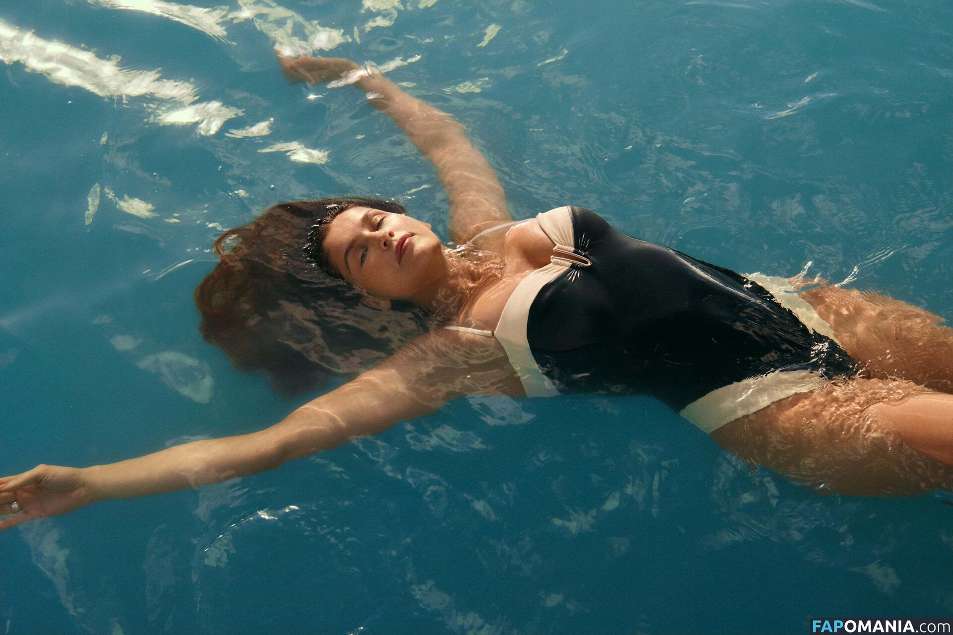 Laetitia Casta / laetitiacasta Nu OnlyFans  Foto vazada #2
