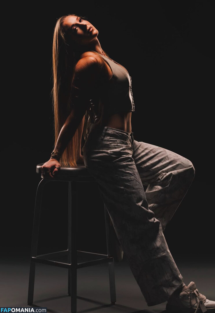 Lainey Reid / https: / lainey_wwe Nu OnlyFans  Foto vazada #2