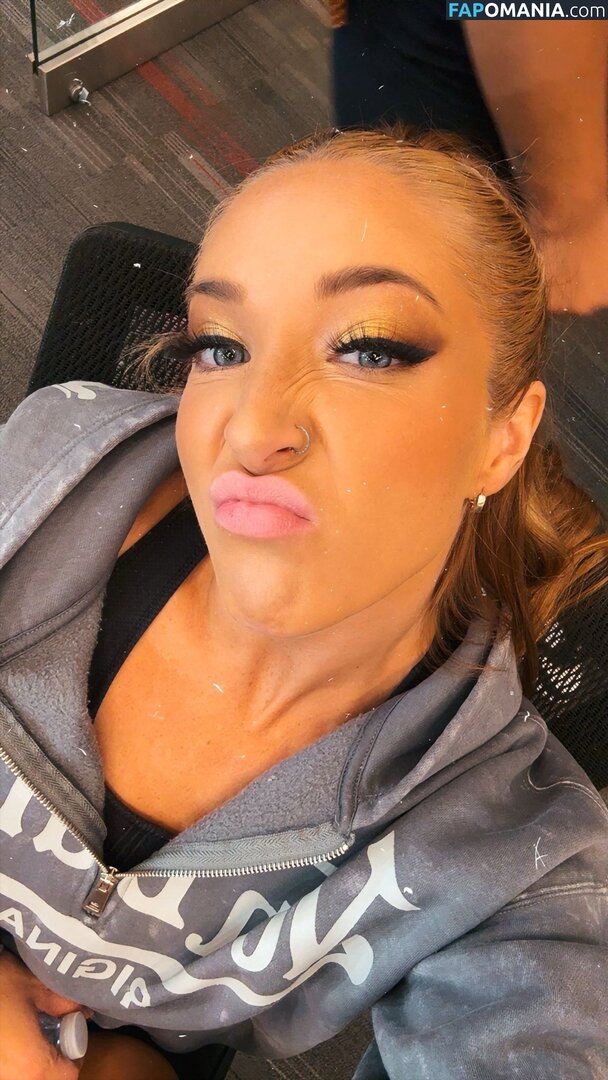 Lainey Reid / https: / lainey_wwe Nu OnlyFans  Foto vazada #7