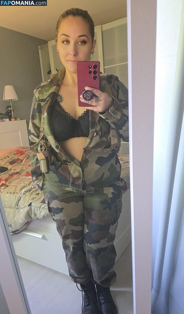 lariarussell / ryanfirst1 Nu OnlyFans  Foto vazada #11