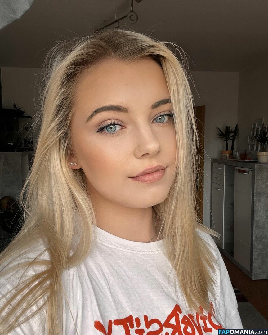 Laura / https: / laurabeverlin / llaurenha / lolilau Nu OnlyFans  Foto vazada #83