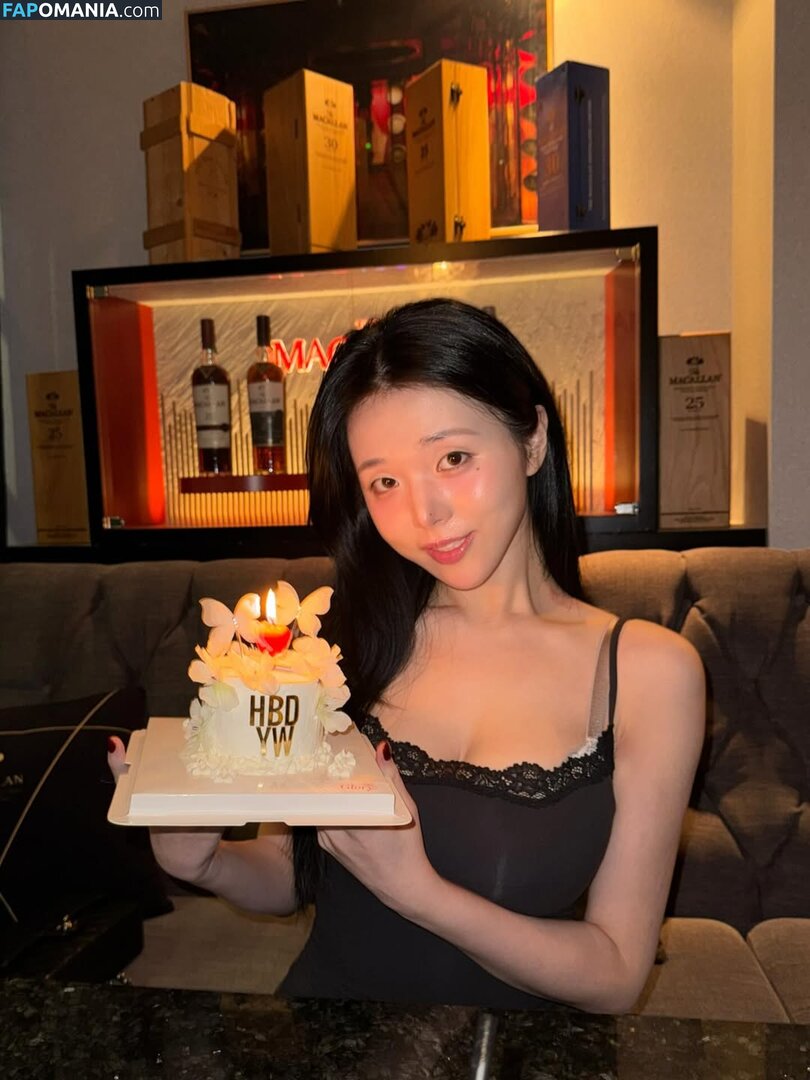 Lee Yeon-woo / yeonwooahh / yonu1201 / 이연우 | Yonu Kuro | yonu_kuro Nu OnlyFans  Foto vazada #1