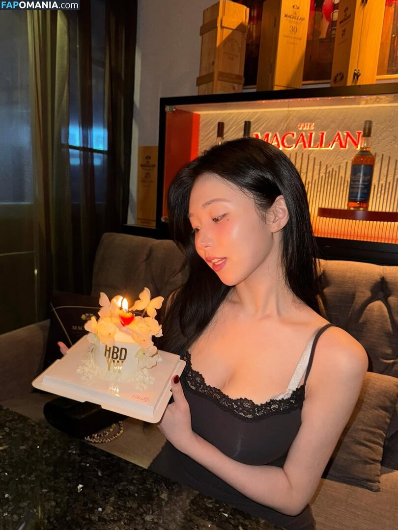 Lee Yeon-woo / yeonwooahh / yonu1201 / 이연우 | Yonu Kuro | yonu_kuro Nu OnlyFans  Foto vazada #2