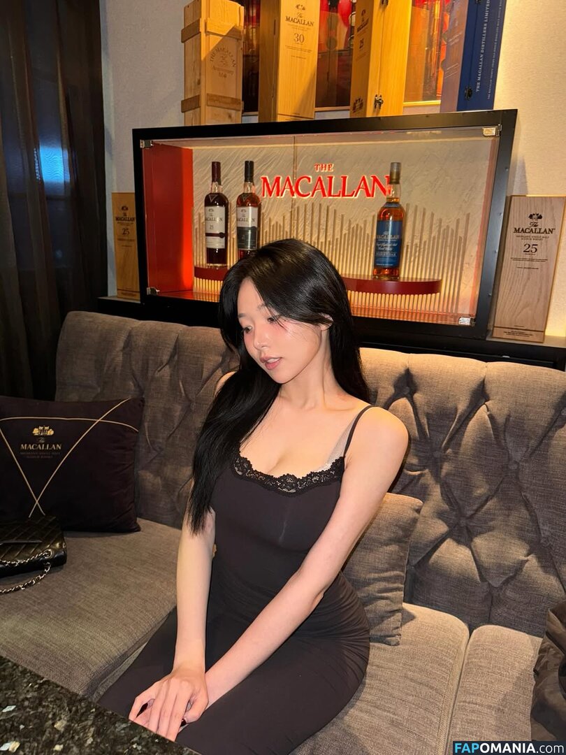 Lee Yeon-woo / yeonwooahh / yonu1201 / 이연우 | Yonu Kuro | yonu_kuro Nu OnlyFans  Foto vazada #5