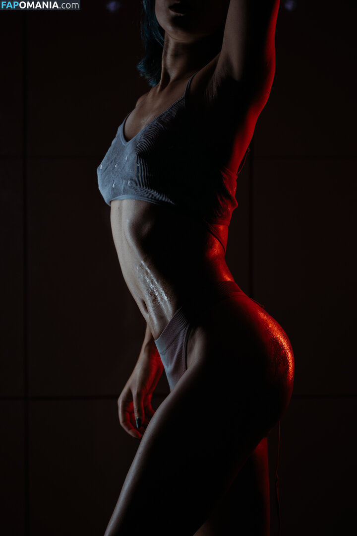 Lil90 / Lily_uv Nu OnlyFans  Foto vazada #6