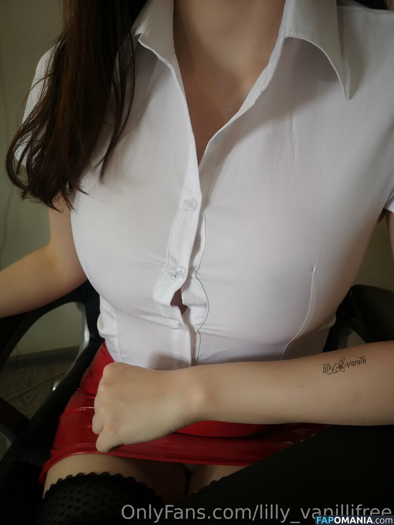 __luvyl / lilly_vanillifree Nu OnlyFans  Foto vazada #2
