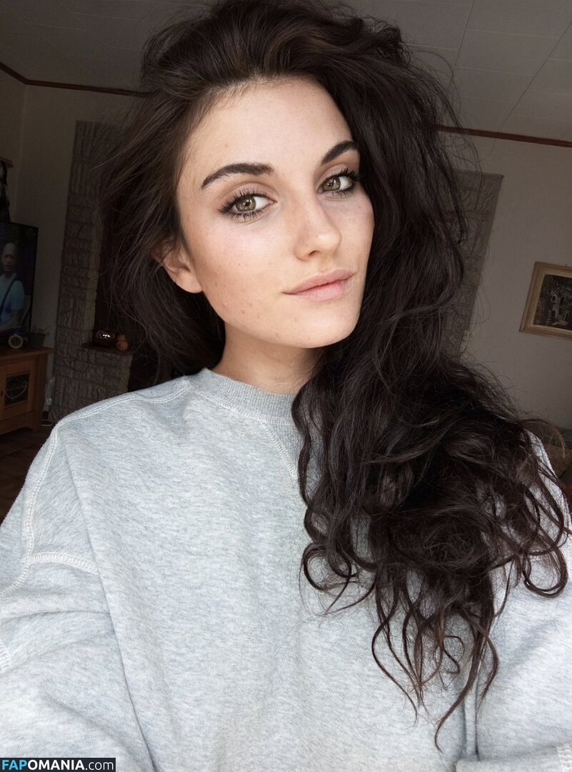 lilouveee Nu OnlyFans  Foto vazada #1