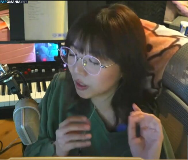 LilyPichu / onlysaber Nu OnlyFans  Foto vazada #308