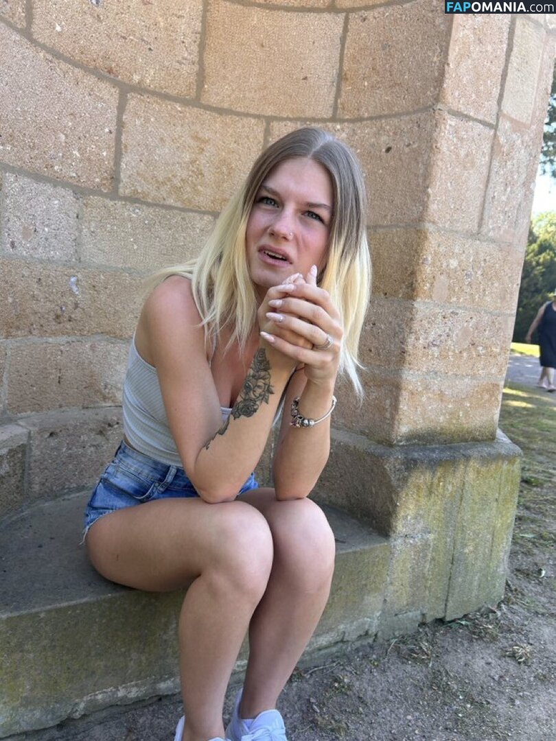 Lilyschote / lilyschote.official Nu OnlyFans  Foto vazada #2