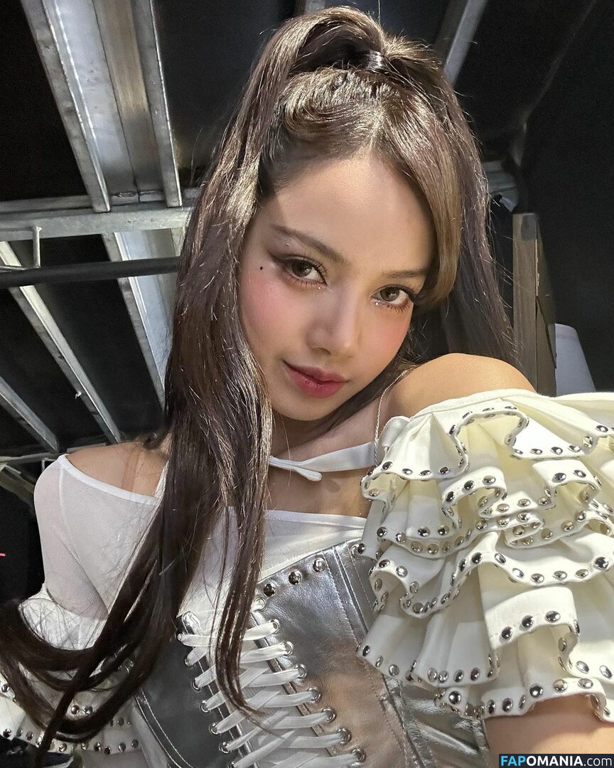 Blackpink / Lisa / lalalalisa_m / lisaamane Nu OnlyFans  Foto vazada #86