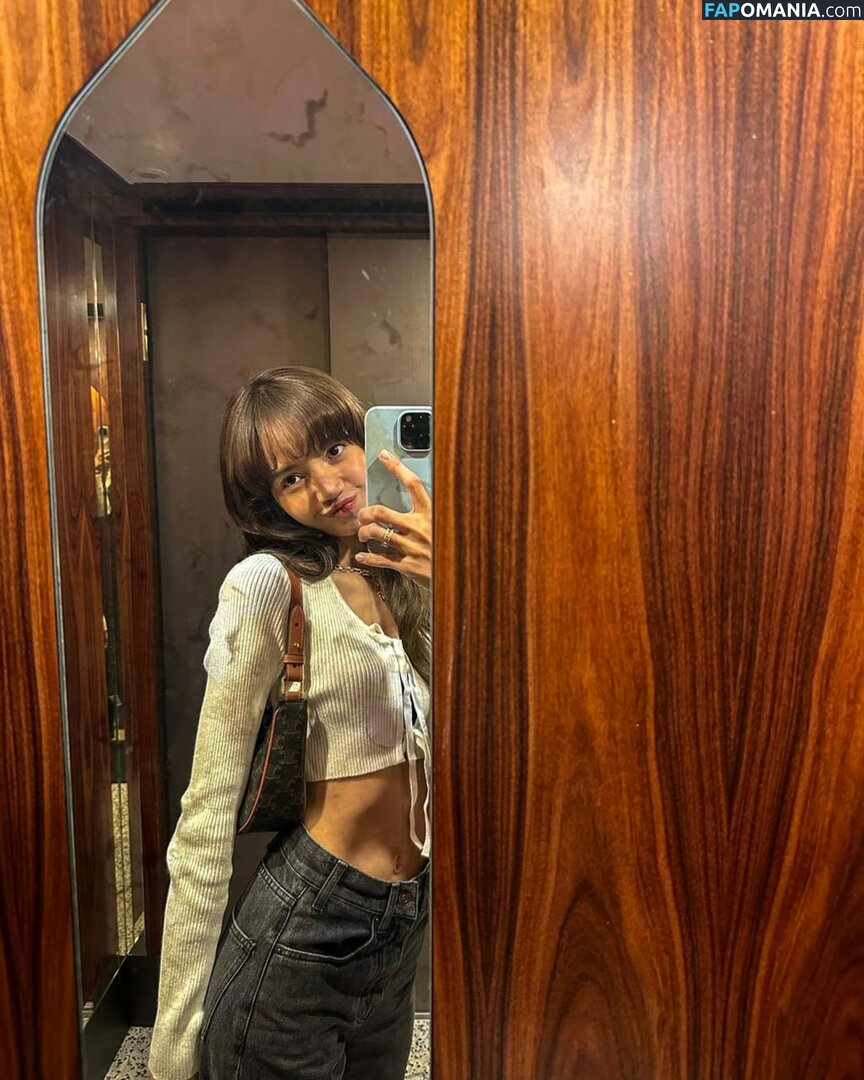 Blackpink / Lisa / lalalalisa_m / lisaamane Nu OnlyFans  Foto vazada #135