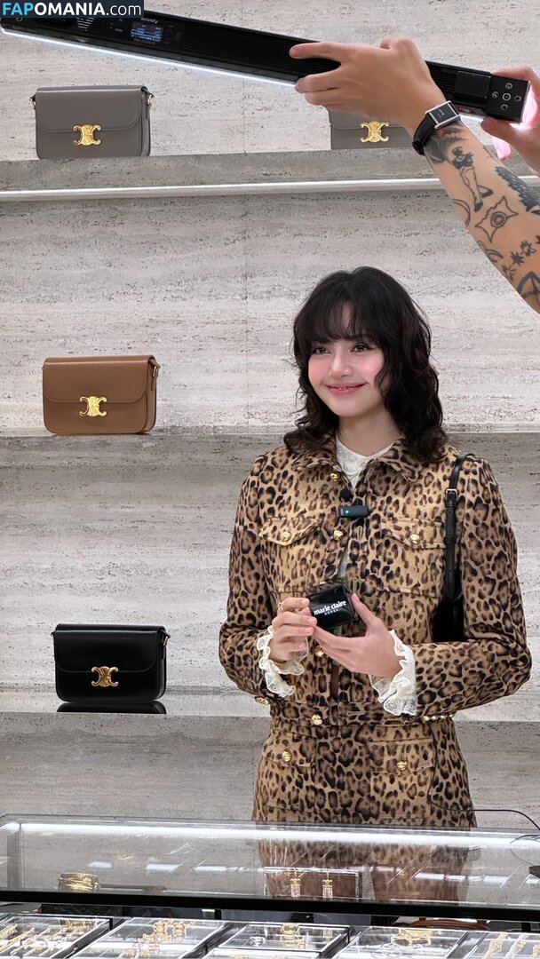 Blackpink / Lisa / lalalalisa_m / lisaamane Nu OnlyFans  Foto vazada #243