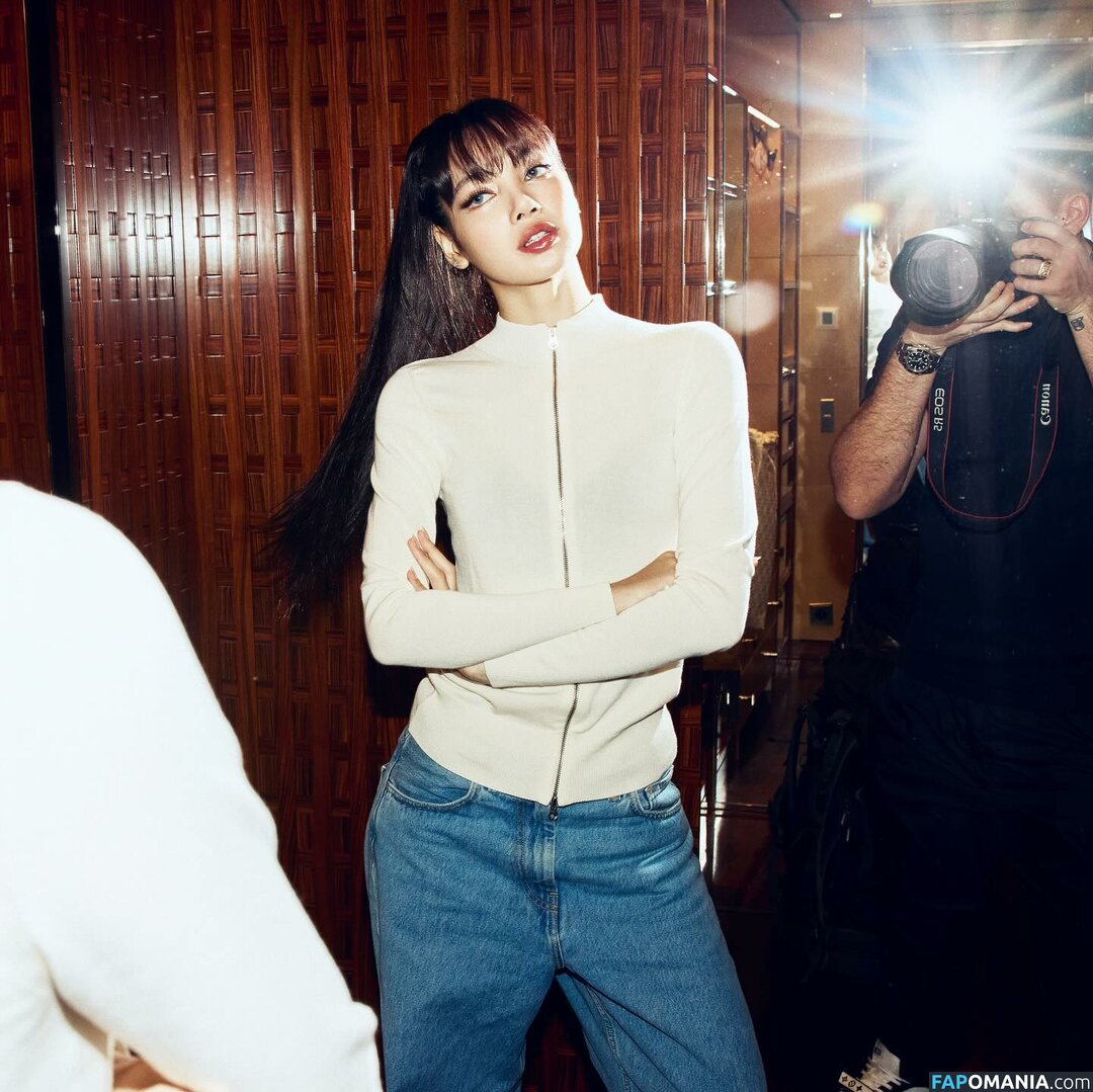 Blackpink / Lisa / lalalalisa_m / lisaamane Nu OnlyFans  Foto vazada #349